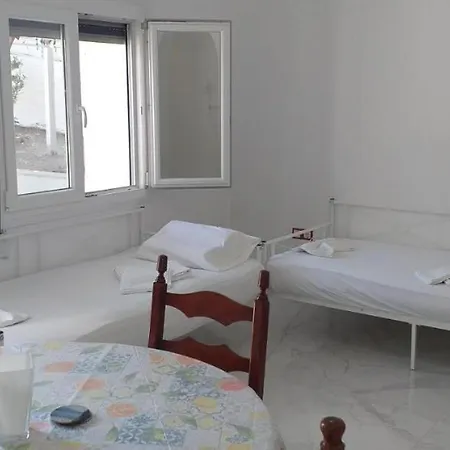 White And Blue,finikas Syros דירה