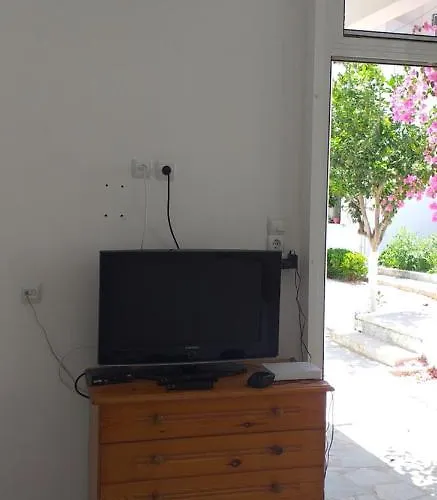 White And Blue,finikas Syros 公寓